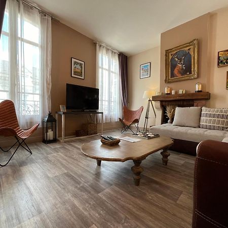 Cote Chateau - Grand Appartement Au Coeur De 블루아 외부 사진