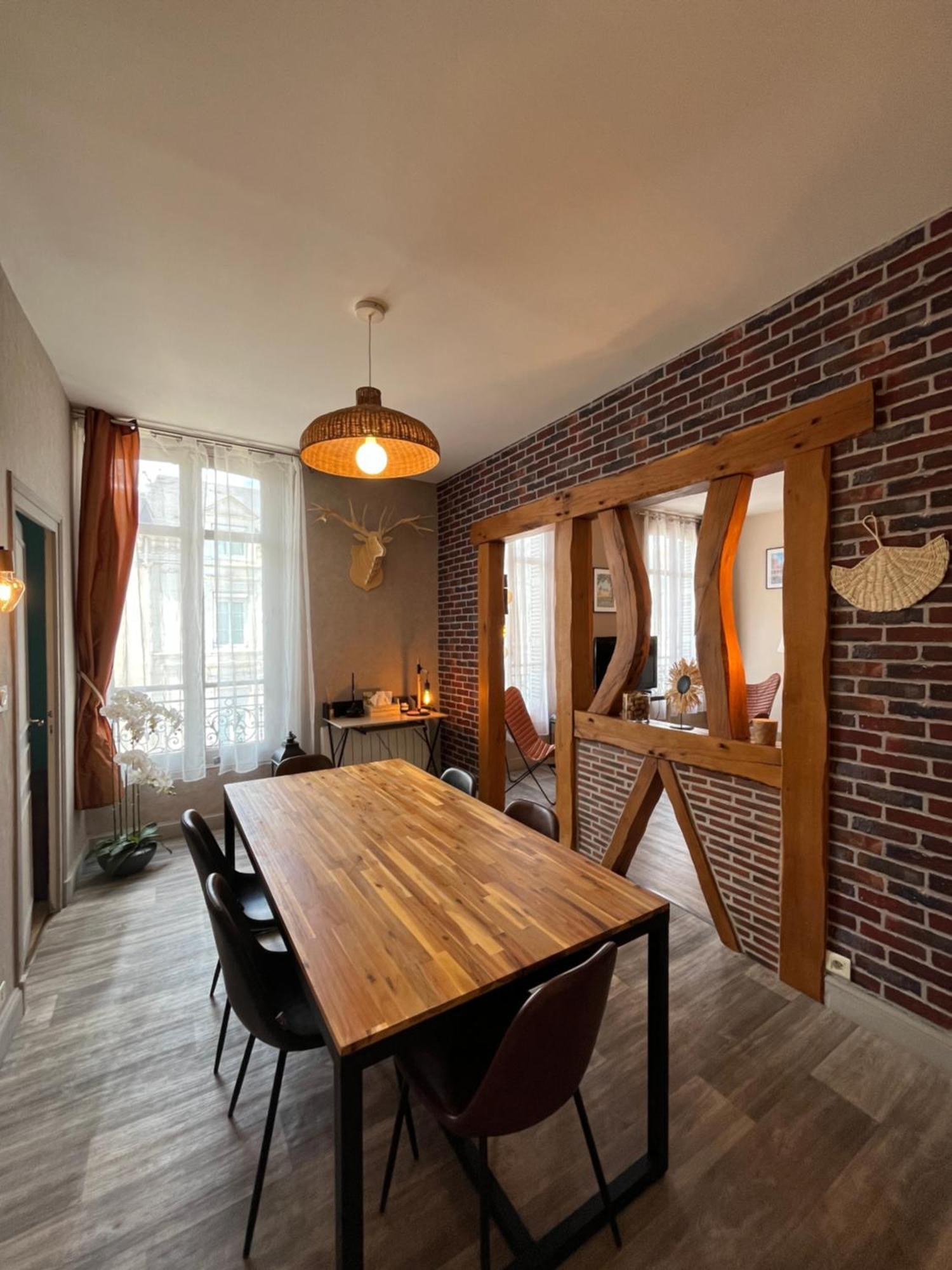 Cote Chateau - Grand Appartement Au Coeur De 블루아 외부 사진